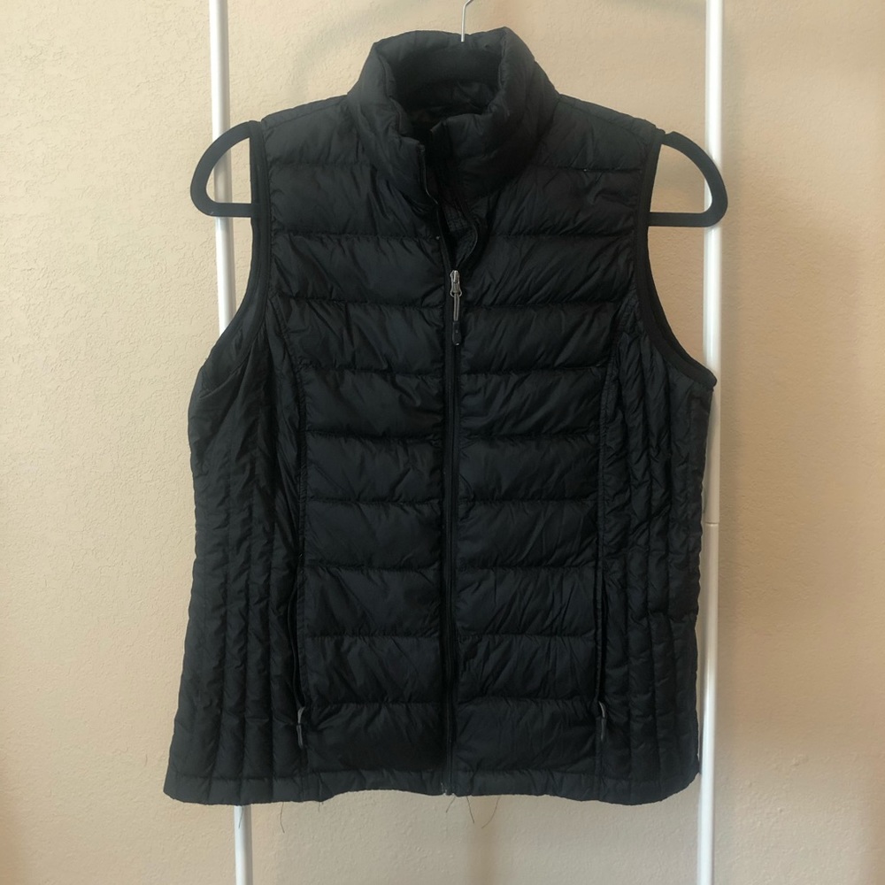 PACKABLE puffer vest